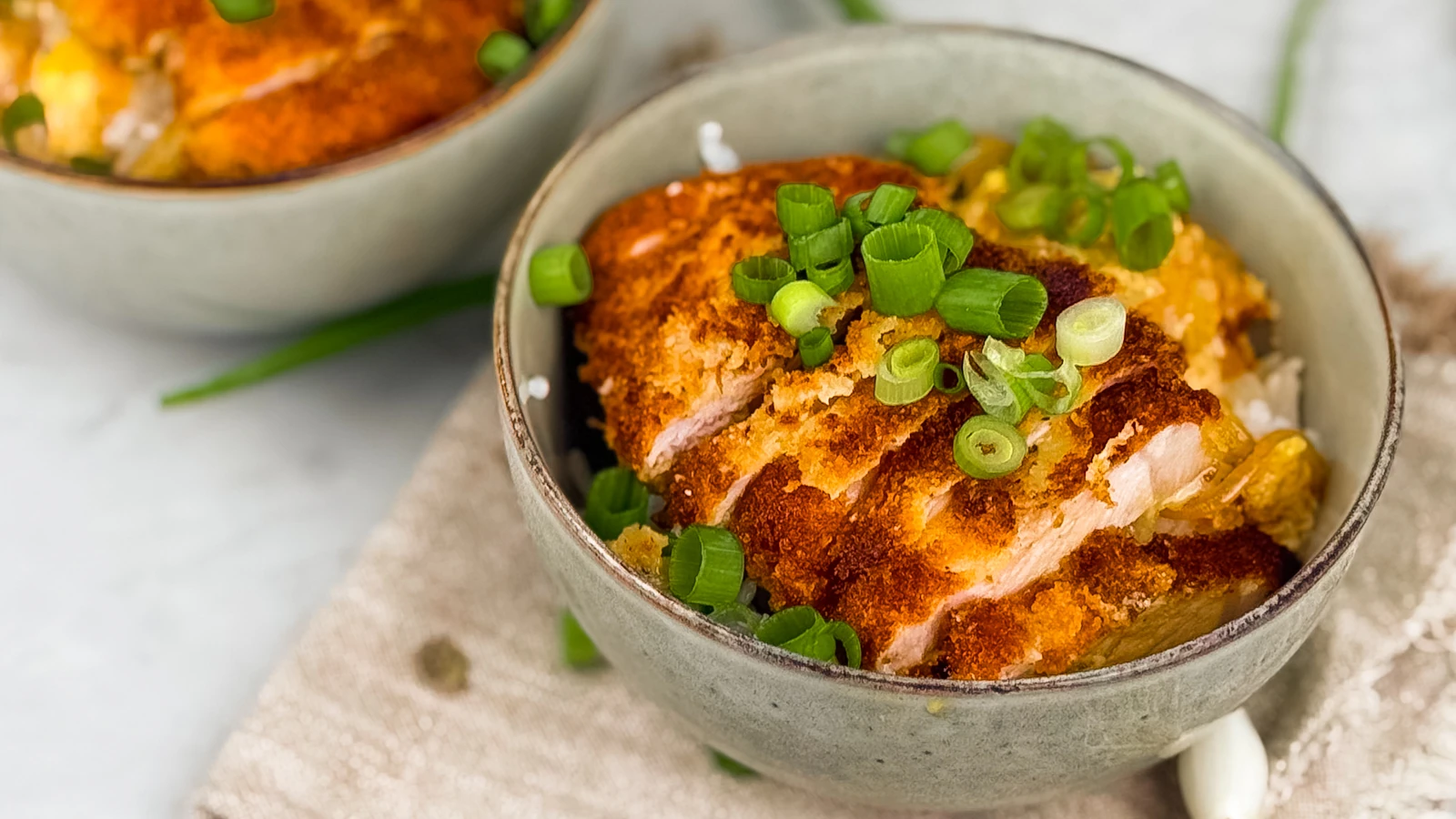 Katsudon - recept på äkta japansk risbowl med tonkatsu och ägg