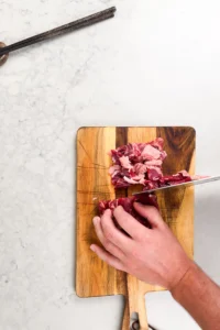 Yakiniku recept instruktioner steg 1 strimla entrecote eller lövbiff tunnt
