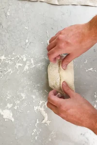 Recept surdegsbaguette - vik degen över sig själv