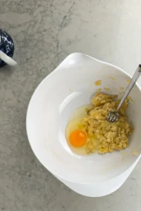 Vispa ned ett ägg