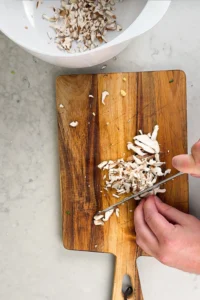 Dumplings recept - instruktioner steg 2b - finhacka shitakesvamp